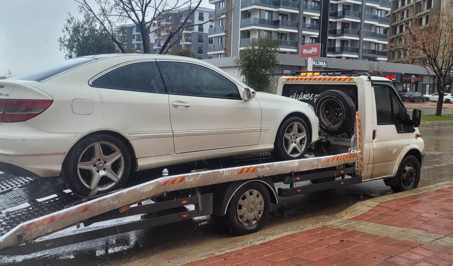 Oto Çekici Çağırırken Dolandırılmamak İçin Bilmeniz Gerekenler