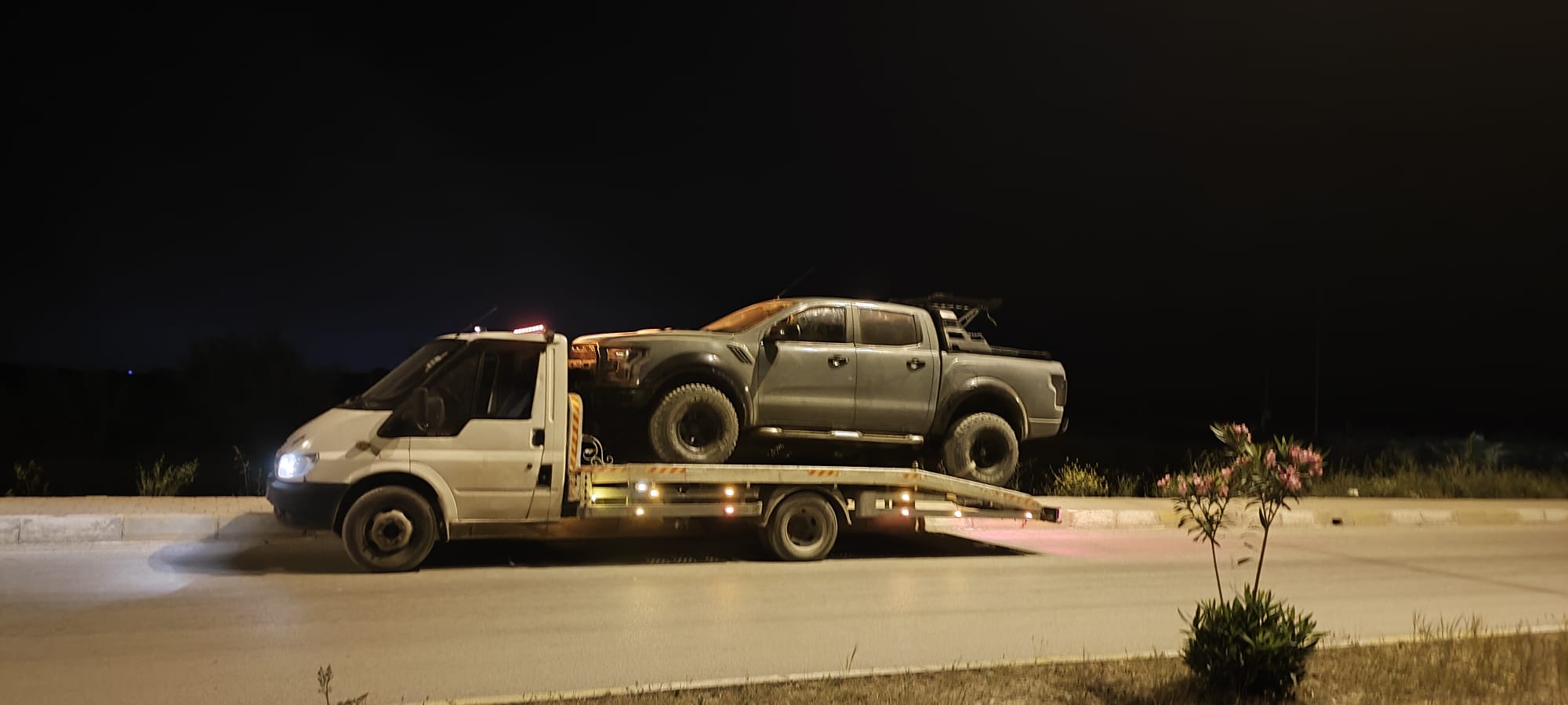 Antalya Kundu Oteller Bölgesi Acil Oto Çekici ve Araç Kurtarma