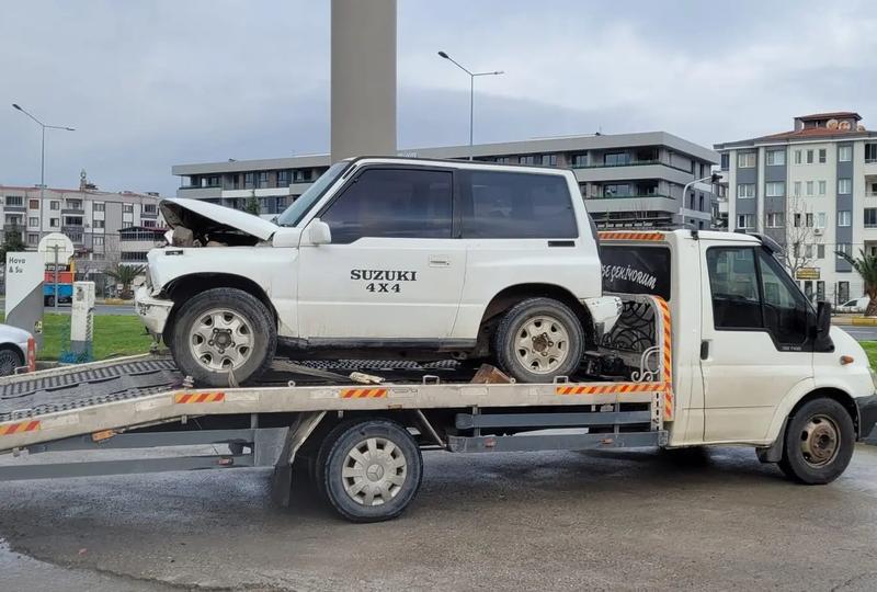 Antalya'dan Balıkesir'e şehirler arası hasarlı araç taşıma