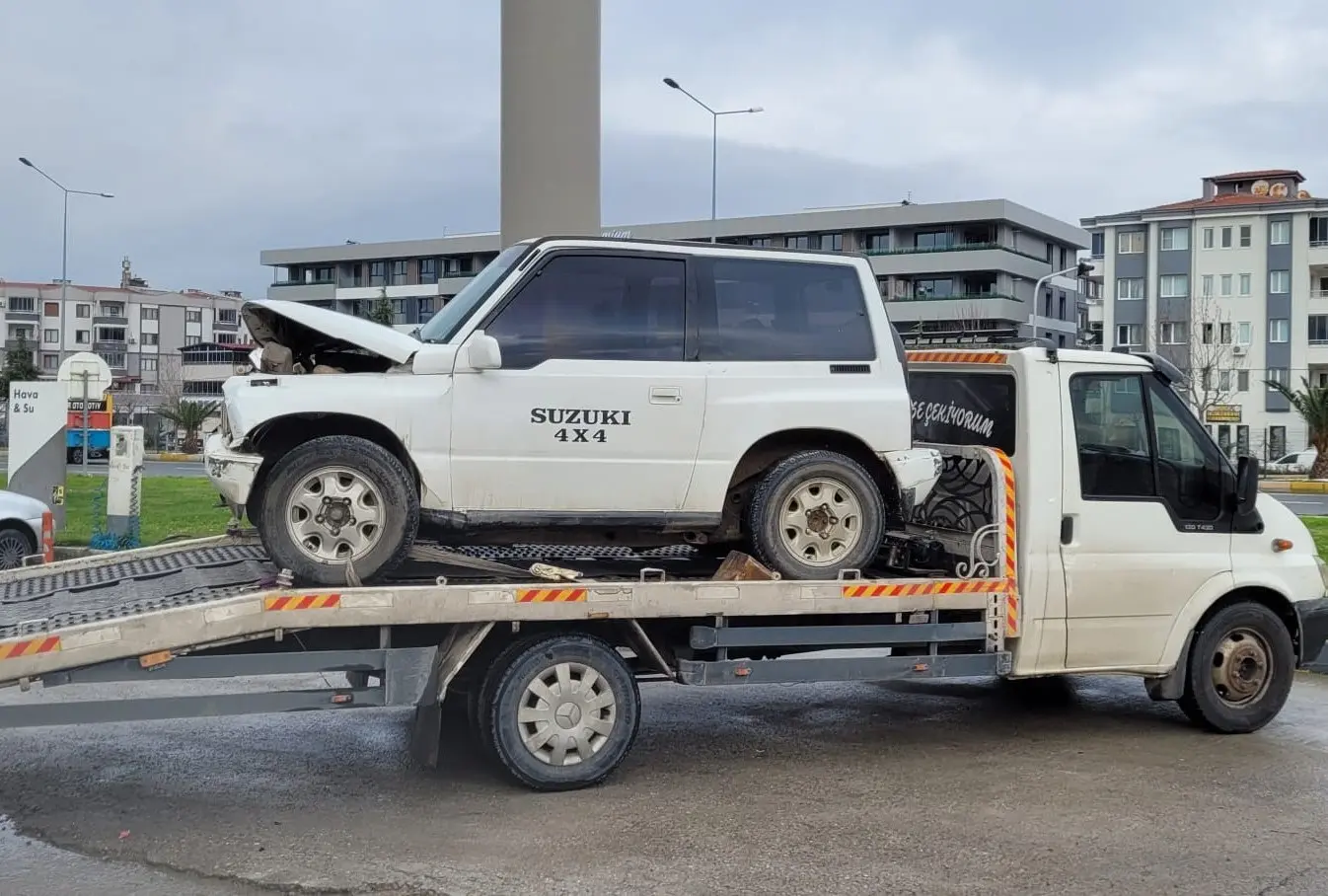 Antalya'dan Balıkesir'e şehirler arası hasarlı araç taşıma