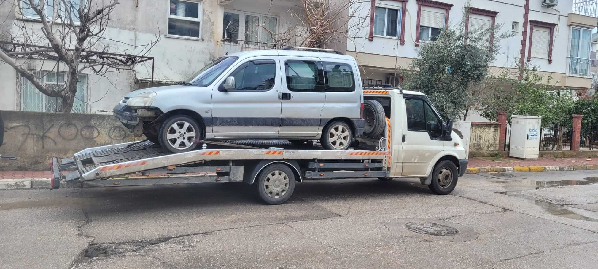 Kepez Kütükçü Mahallesi Oto Çekici Hizmeti