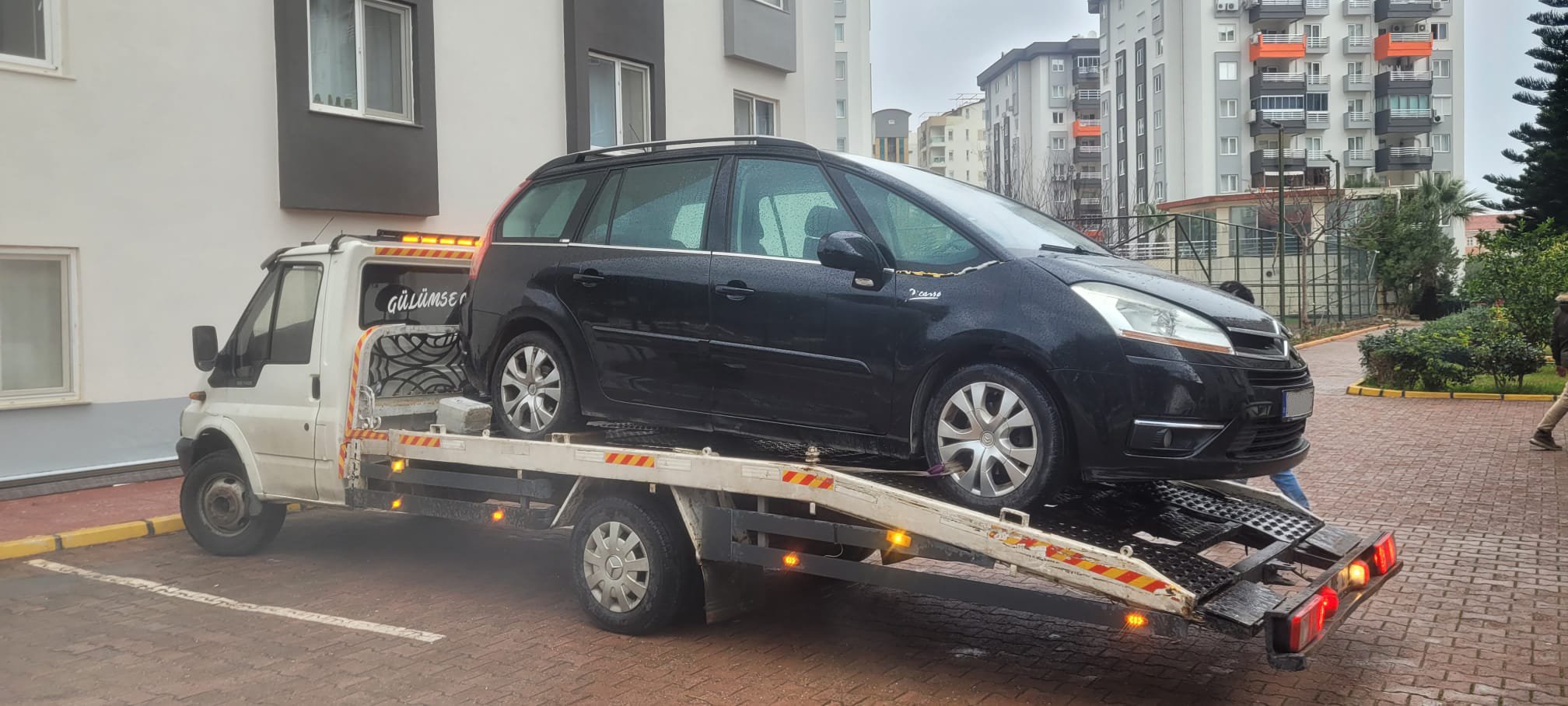 Konyaaltı Hurma Oto Çekici ve Sarısu Kurtarıcı